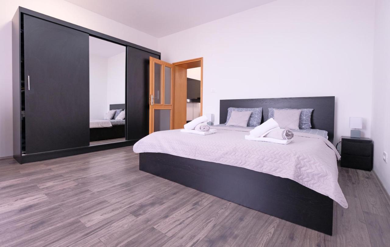 Apartment Klea - Cosy, Near City Center PUY Exterior foto